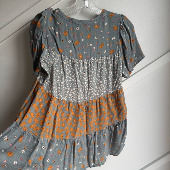 DR2 Top Womens Gray Floral Print Tassel Tie V Neck Short Sleeve Tunic size XS - Picture 3 of 4